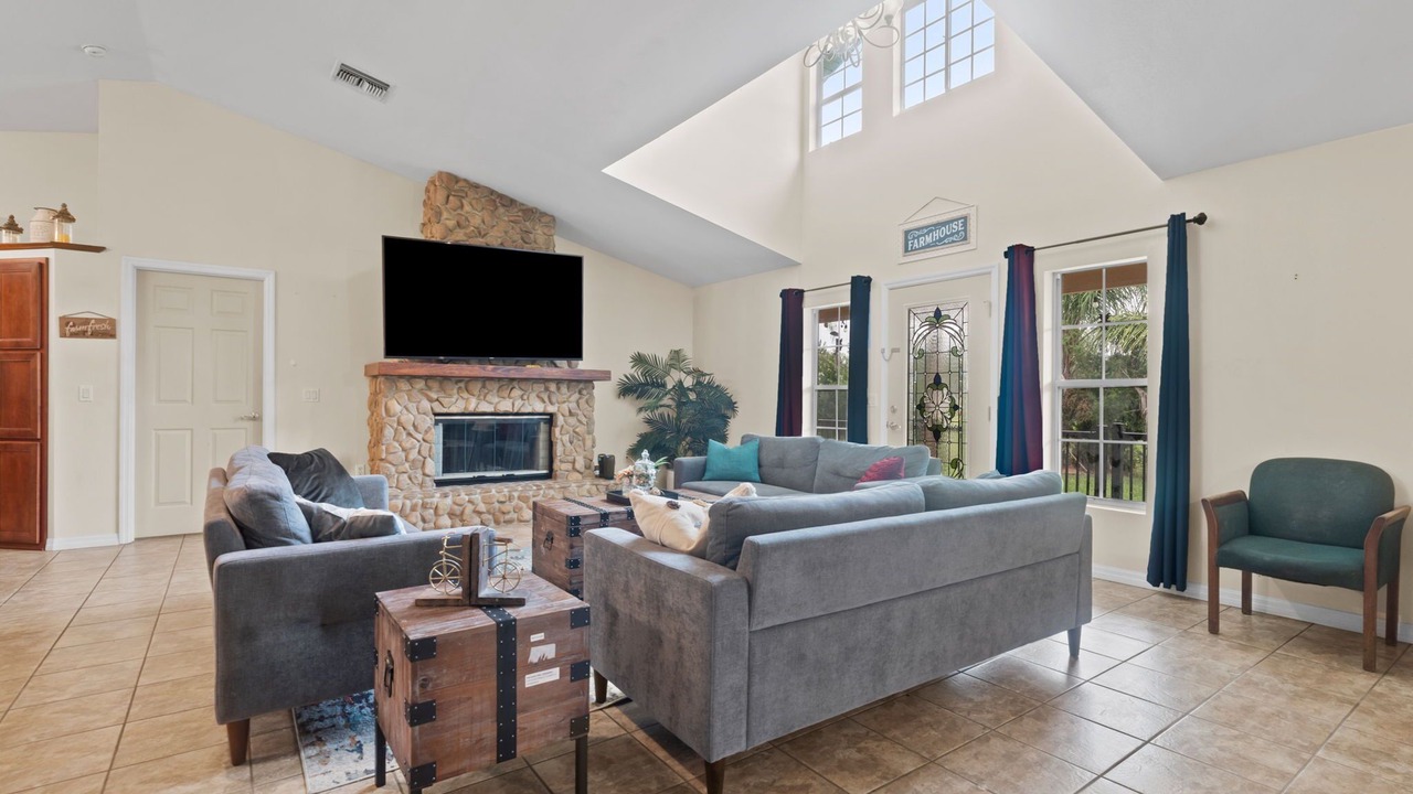 Photo of Livingroom in Wesley Chapel