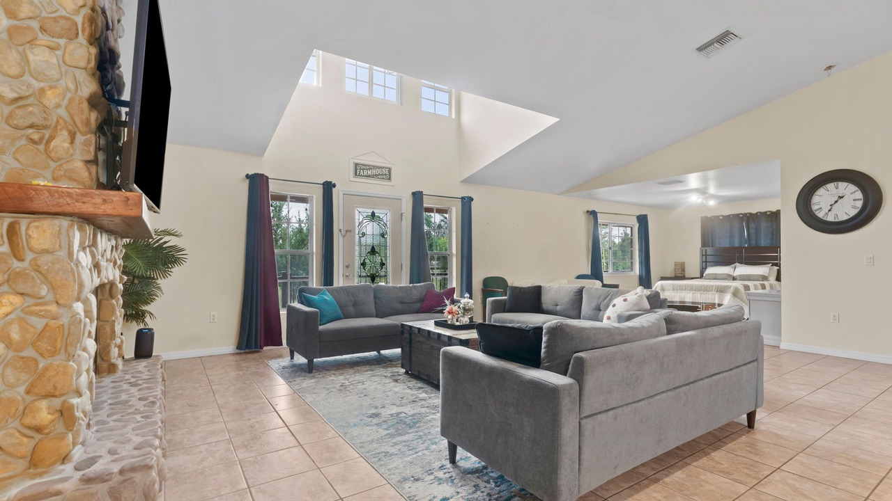 Photo of Livingroom in Wesley Chapel