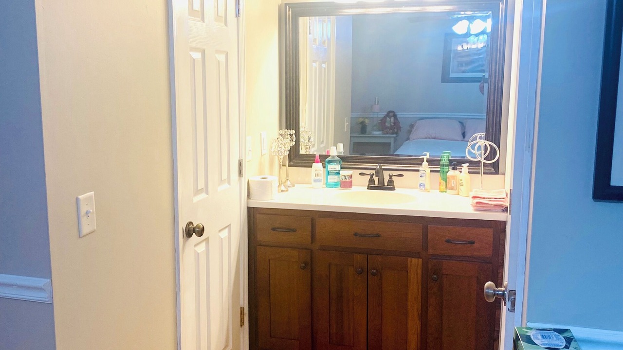Photo of Bathroom in Middle Valley