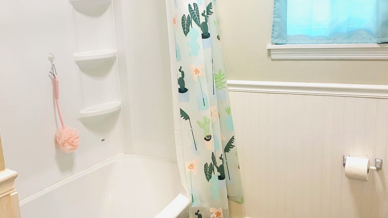 Photo of Bathroom in Middle Valley