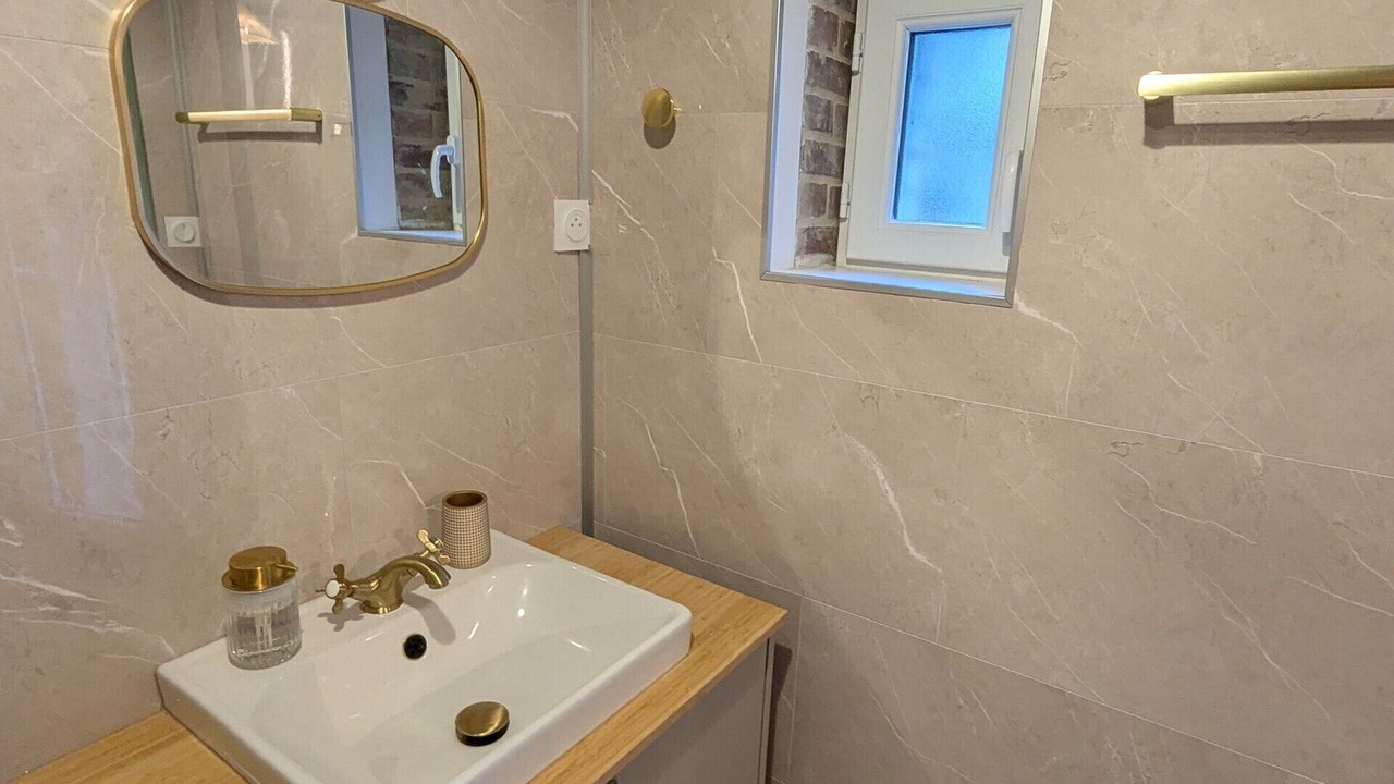 Photo of Bathroom in Falaise