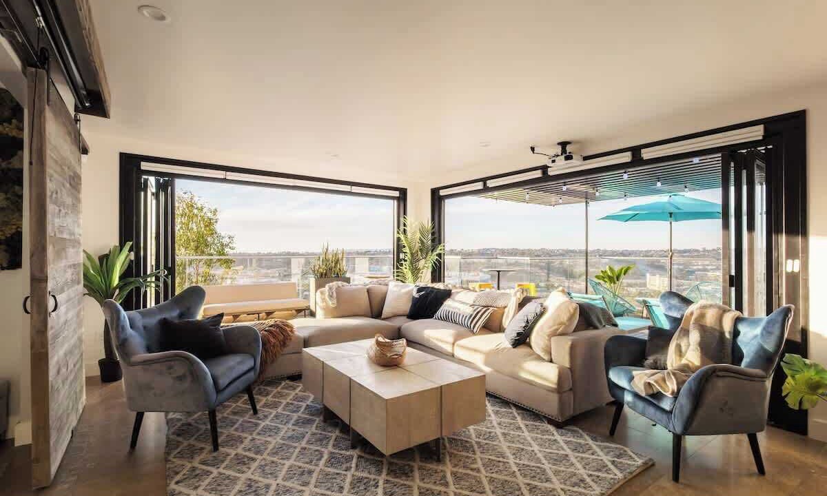 Photo of Livingroom in University Heights