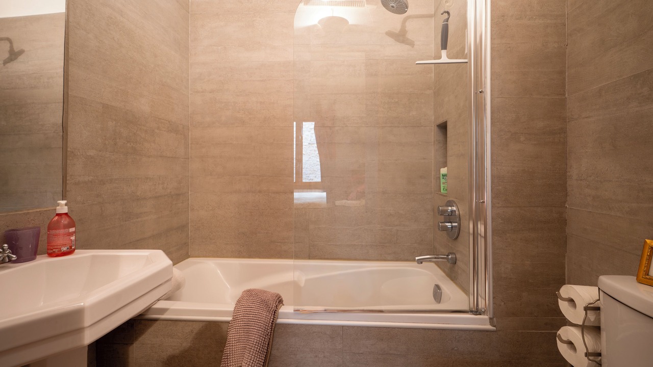 Photo of Bathroom in Ansouis