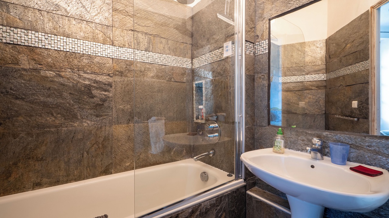 Photo of Bathroom in Ansouis