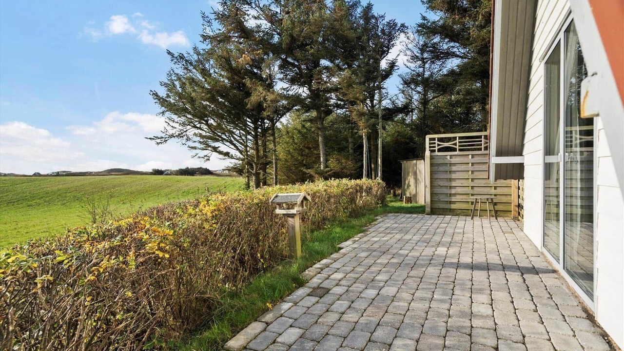 Photo of Outdoor in Trans