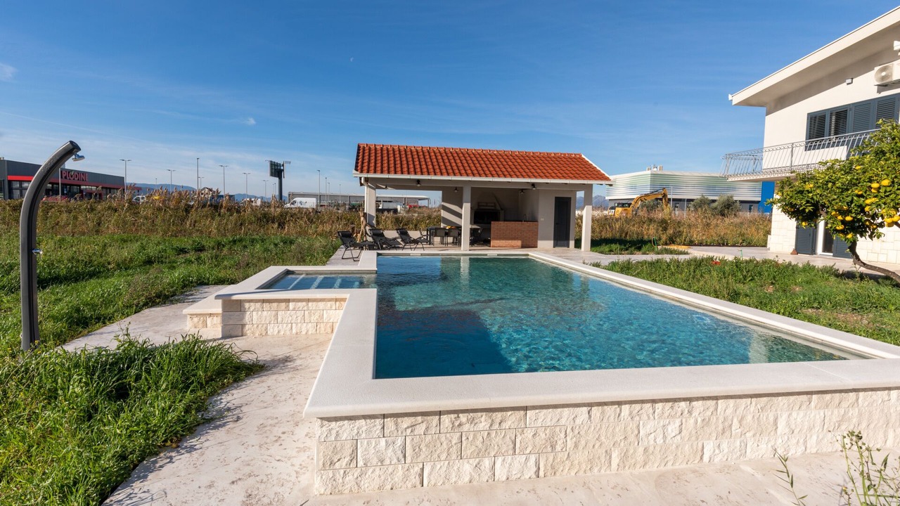 Photo of Outdoor in Opuzen