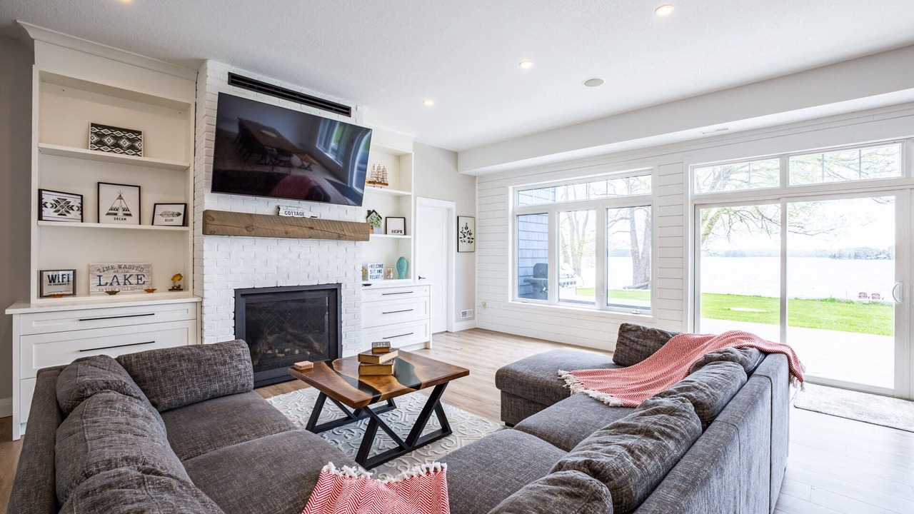 Photo of Livingroom in Coe Hill