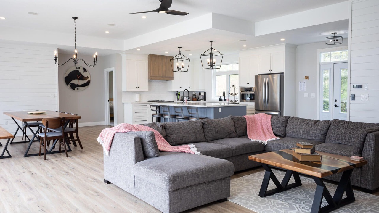 Photo of Livingroom in Coe Hill