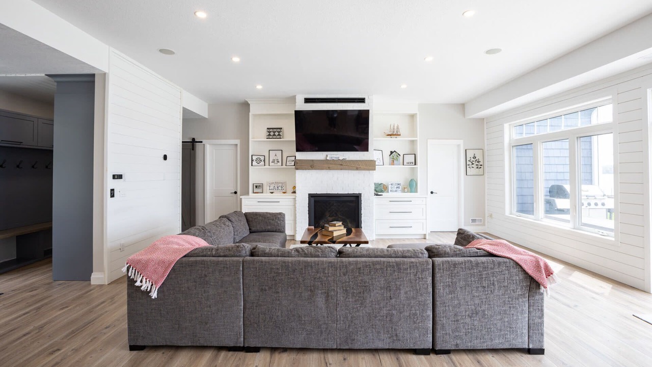 Photo of Livingroom in Coe Hill
