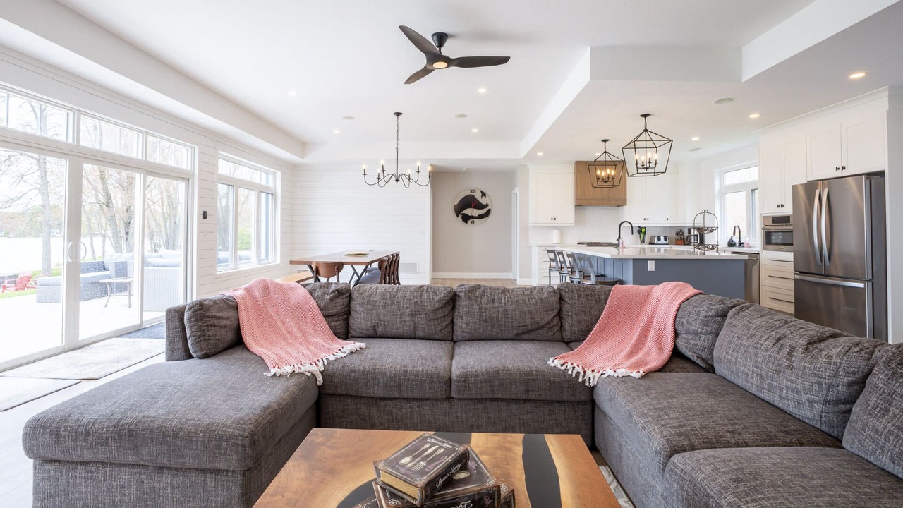 Photo of Livingroom in Coe Hill