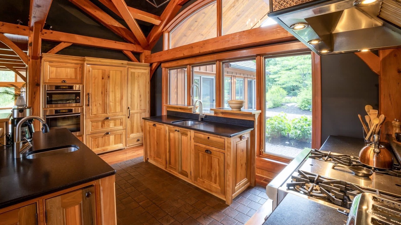 Photo of Kitchen in Lake of Bays