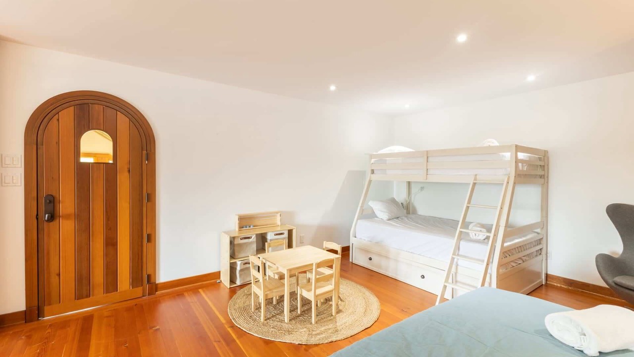 Photo of Bedroom in Lake of Bays