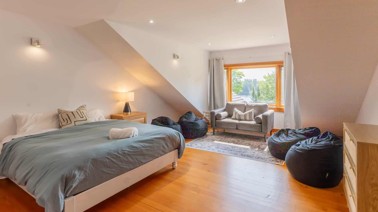 Photo of Bedroom in Lake of Bays