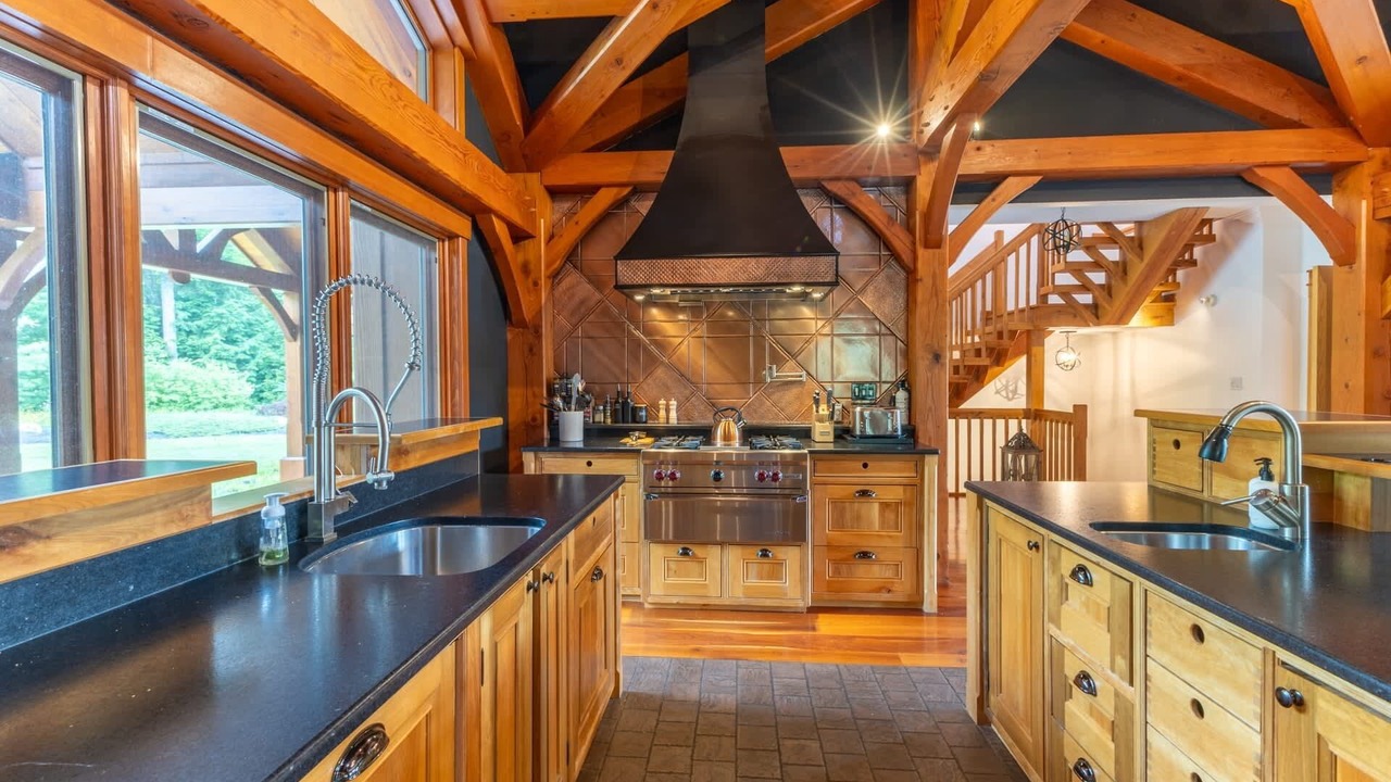 Photo of Kitchen in Lake of Bays