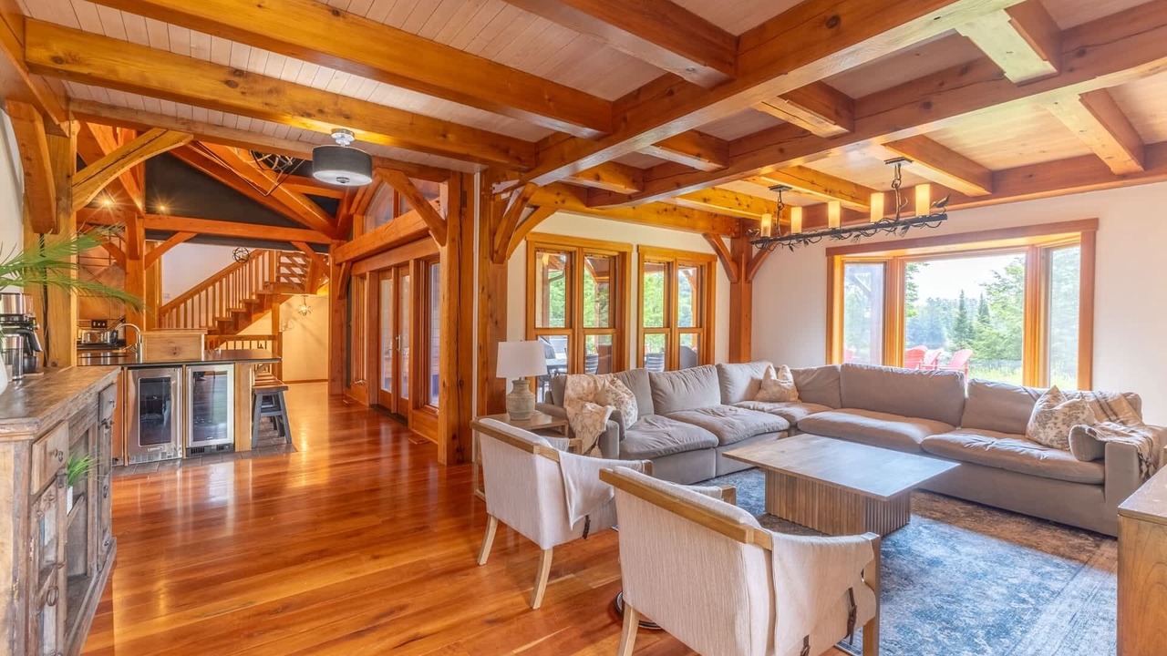 Photo of Livingroom in Lake of Bays