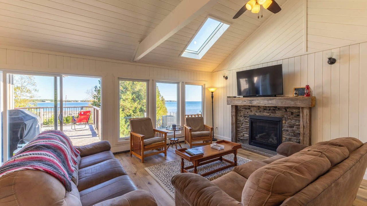 Photo of Livingroom in Tobermory
