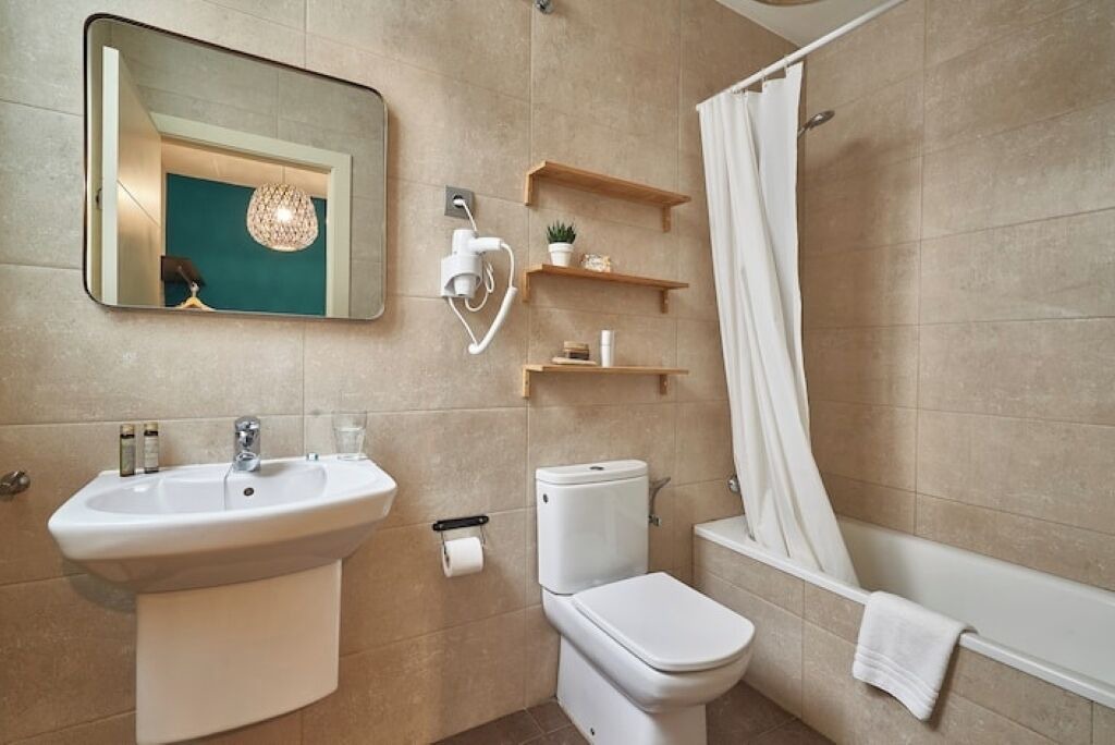 Photo of Bathroom in Sants