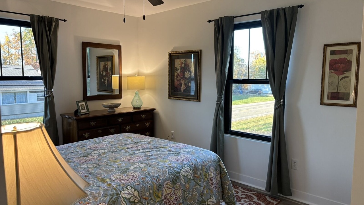 Photo of Bedroom in Town of Pines