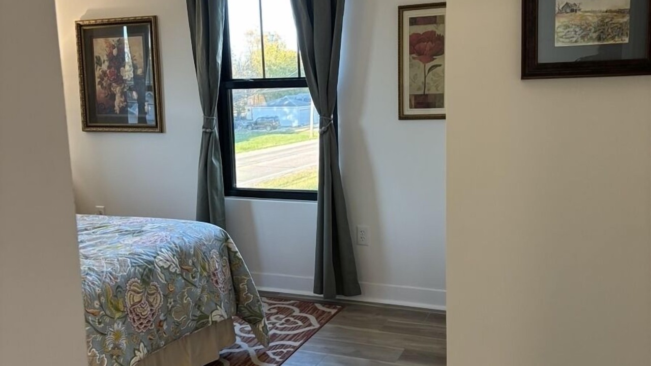 Photo of Bedroom in Town of Pines