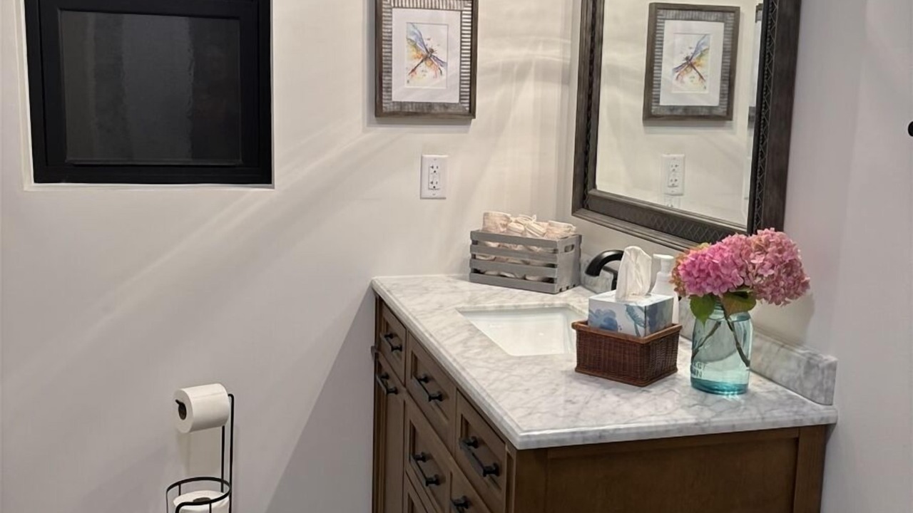 Photo of Bathroom in Town of Pines