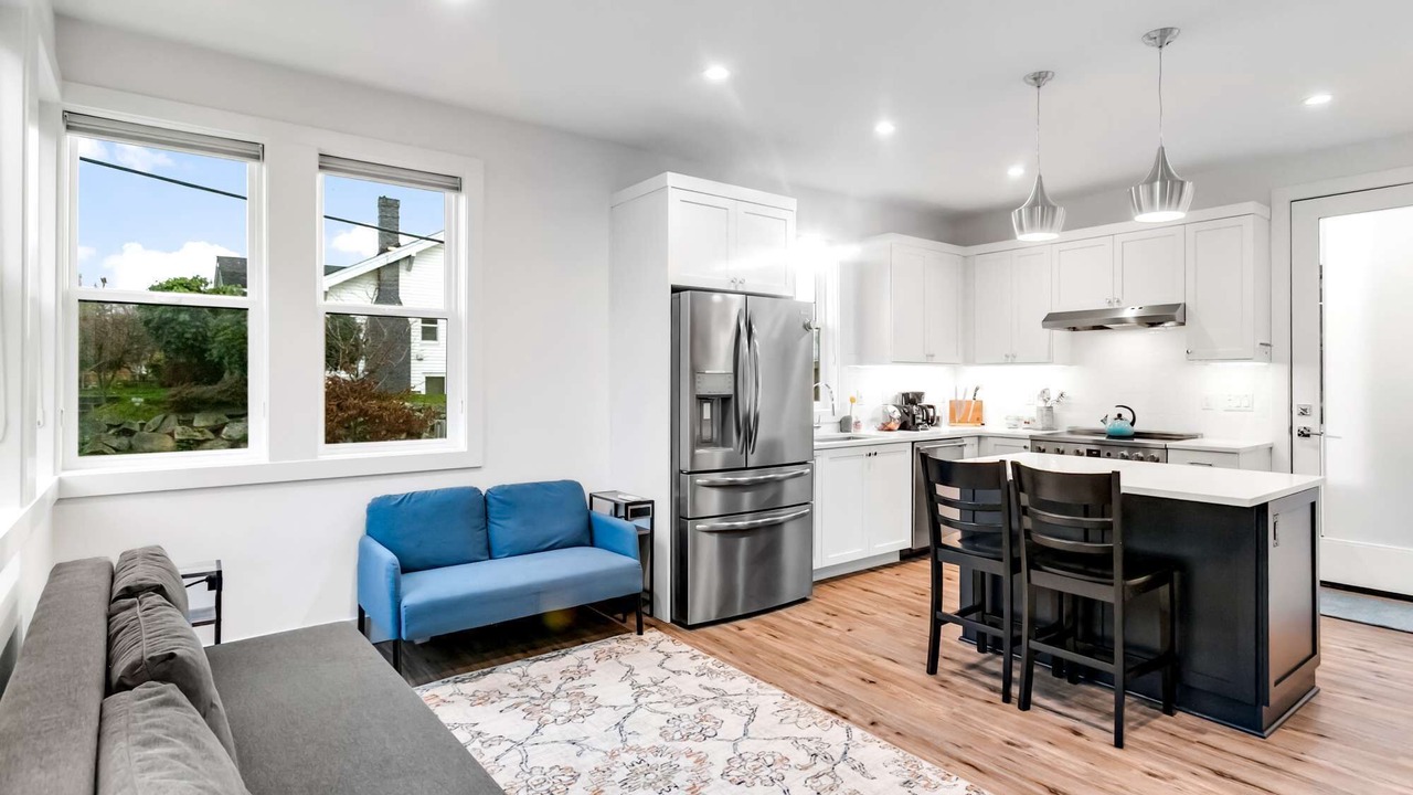 Photo of Livingroom in North Beacon Hill