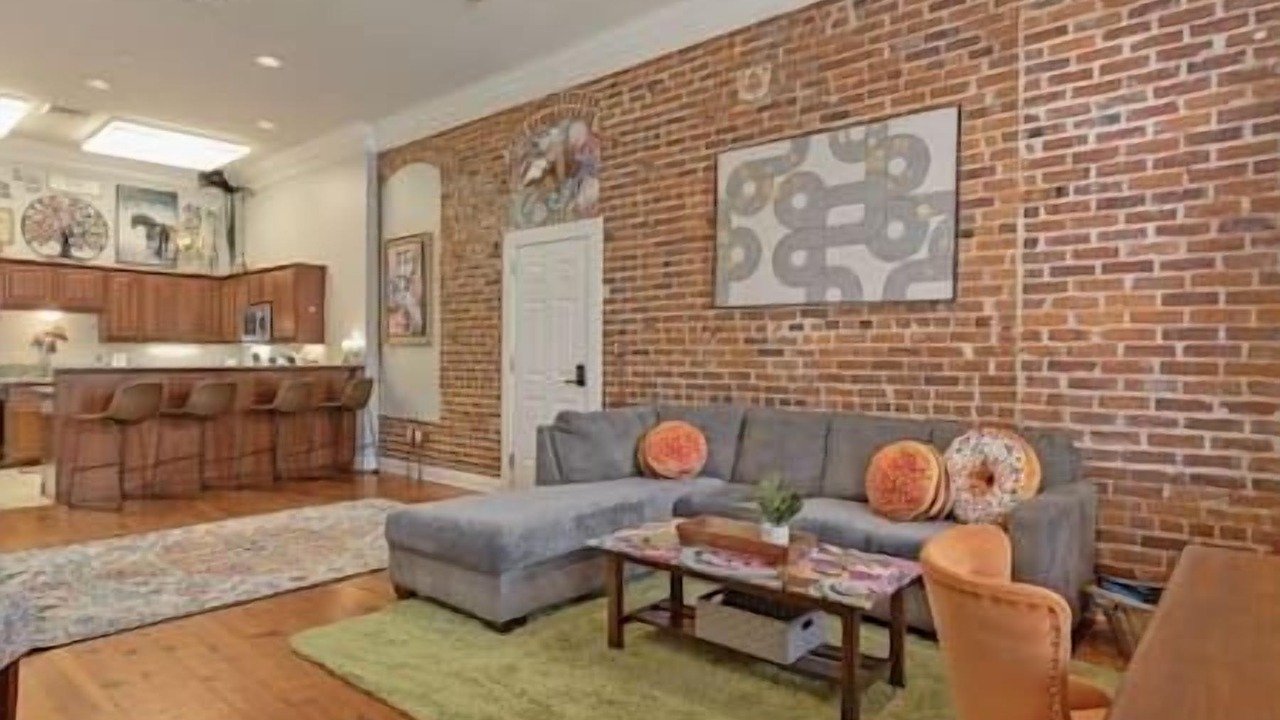 Photo of Livingroom in Downtown
