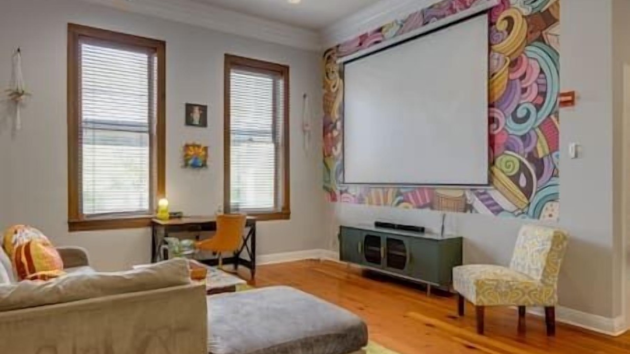 Photo of Livingroom in Downtown