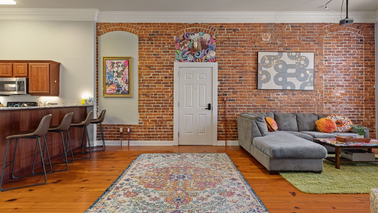 Photo of Livingroom in Downtown