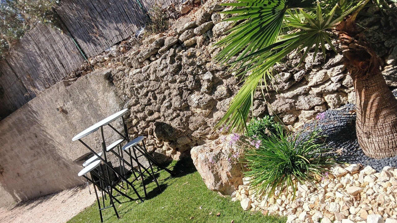 Photo of Patio Balcony in Caux