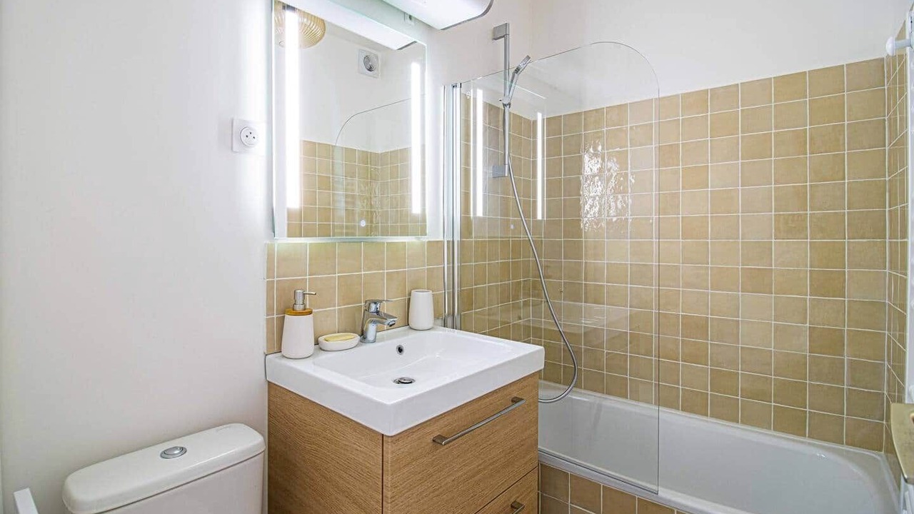 Photo of Bathroom in Val-de-Grace