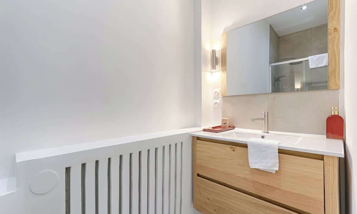 Photo of Bathroom in Pere Lachaise