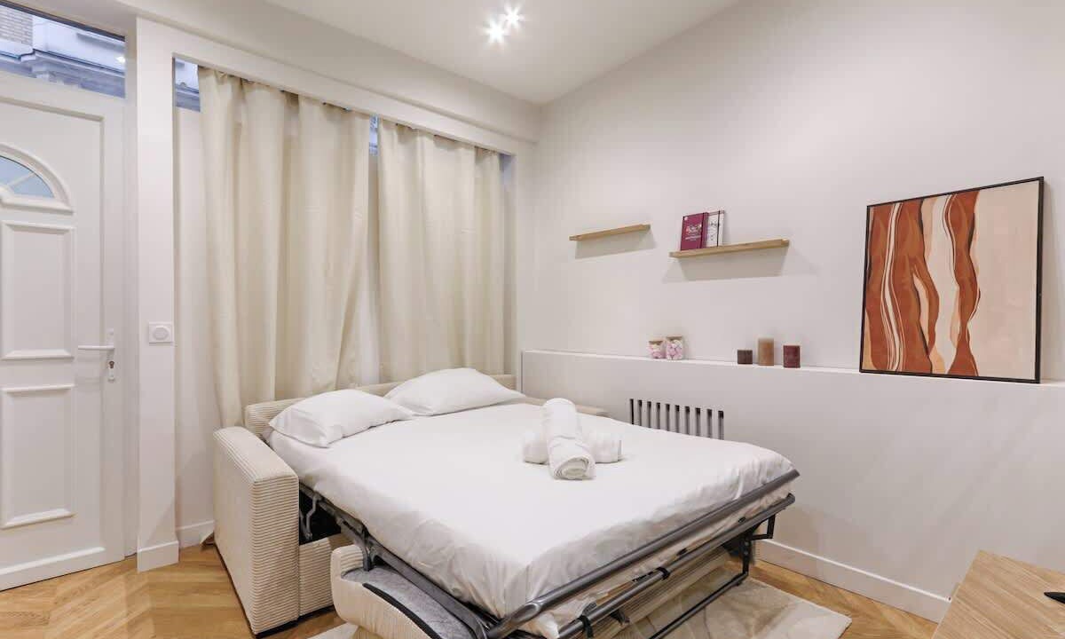 Photo of Bedroom in Pere Lachaise