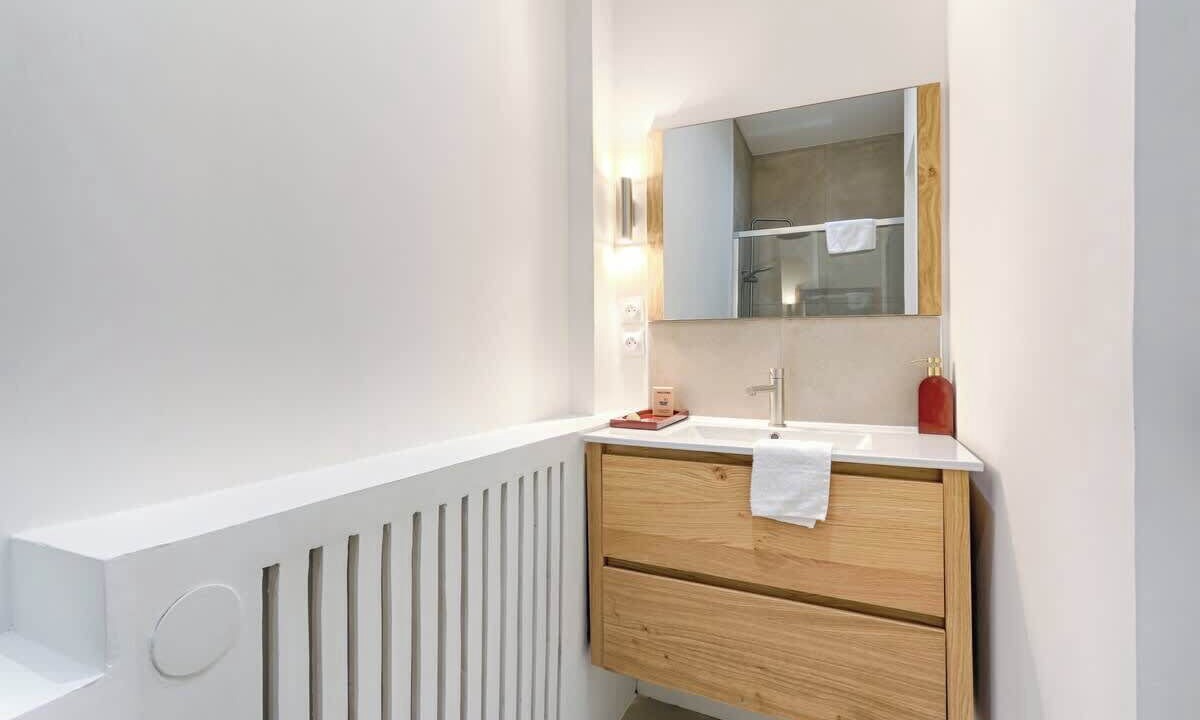 Photo of Bathroom in Pere Lachaise