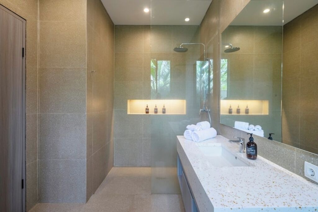 Photo of Bathroom in Petulu