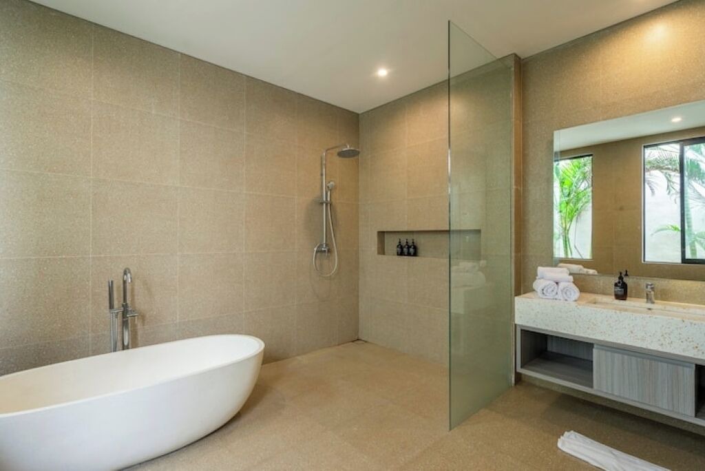 Photo of Bathroom in Petulu