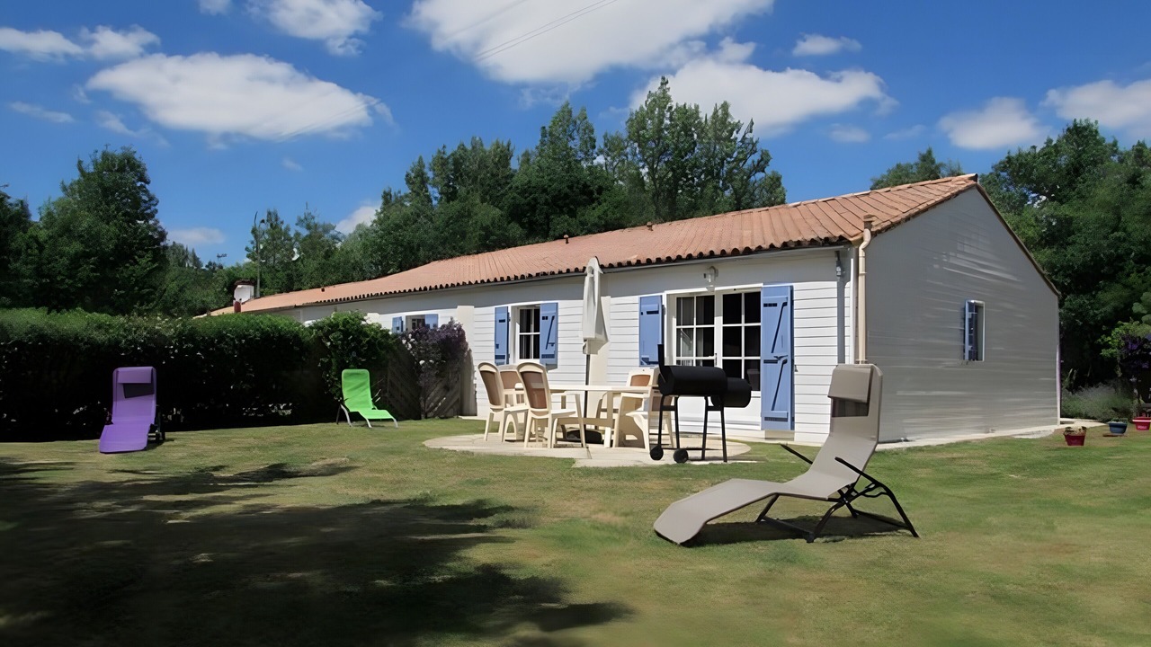 Photo of Outdoor in Nalliers