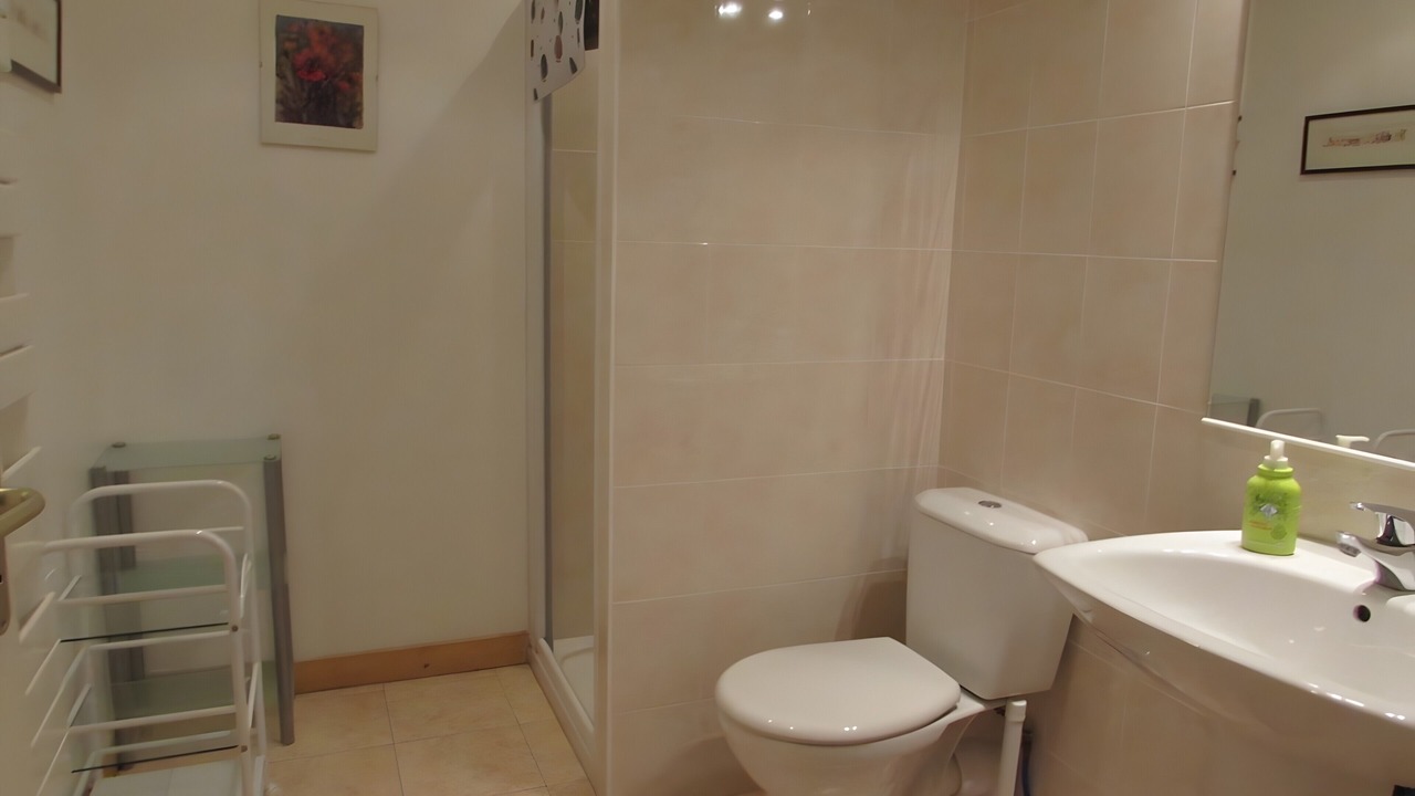 Photo of Bathroom in Nalliers
