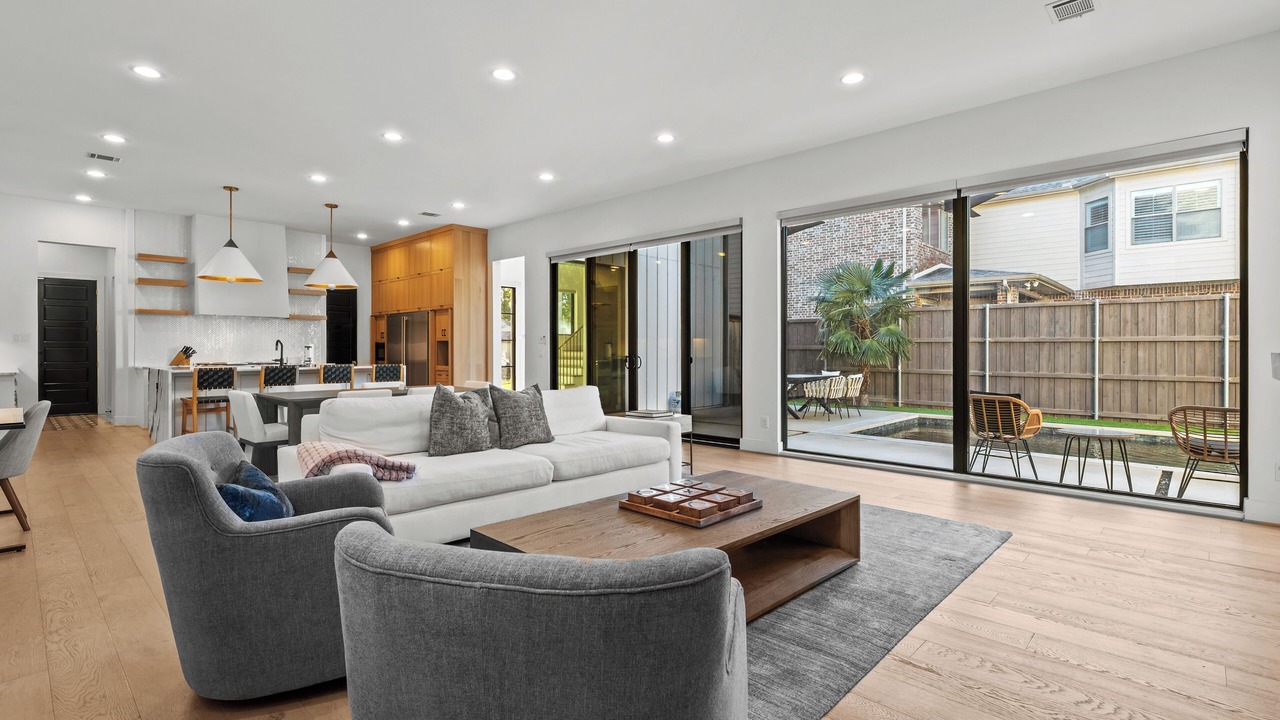 Photo of Livingroom in Lakewood Heights