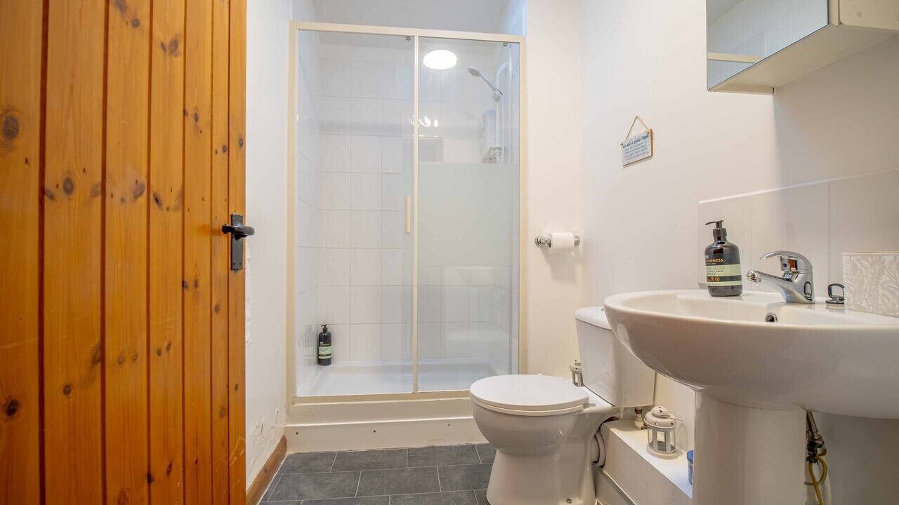 Photo of Bathroom in Stelling Minnis