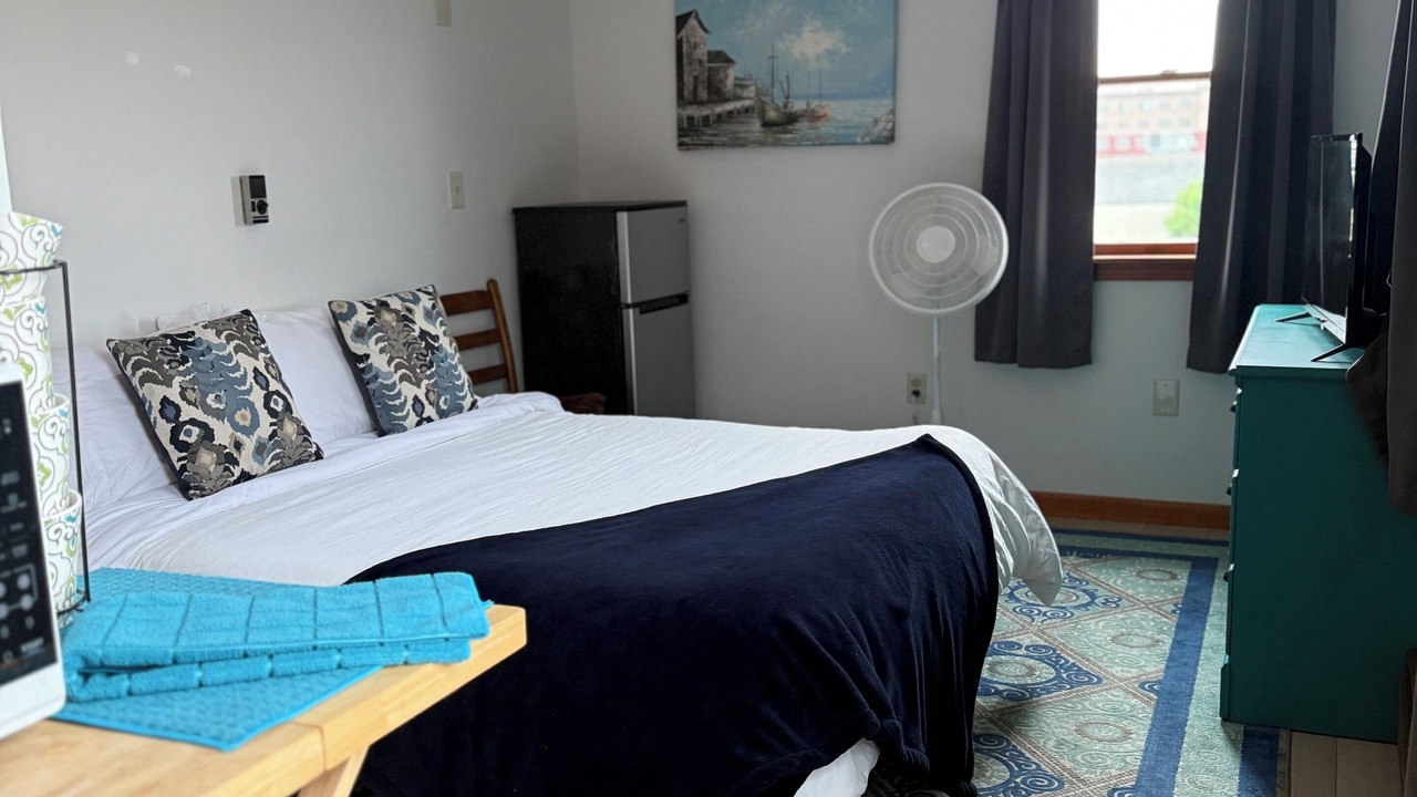 Photo of Bedroom in Oswego
