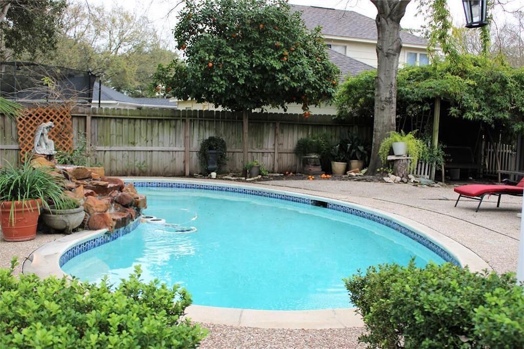 Photo of Outdoor in Briarforest