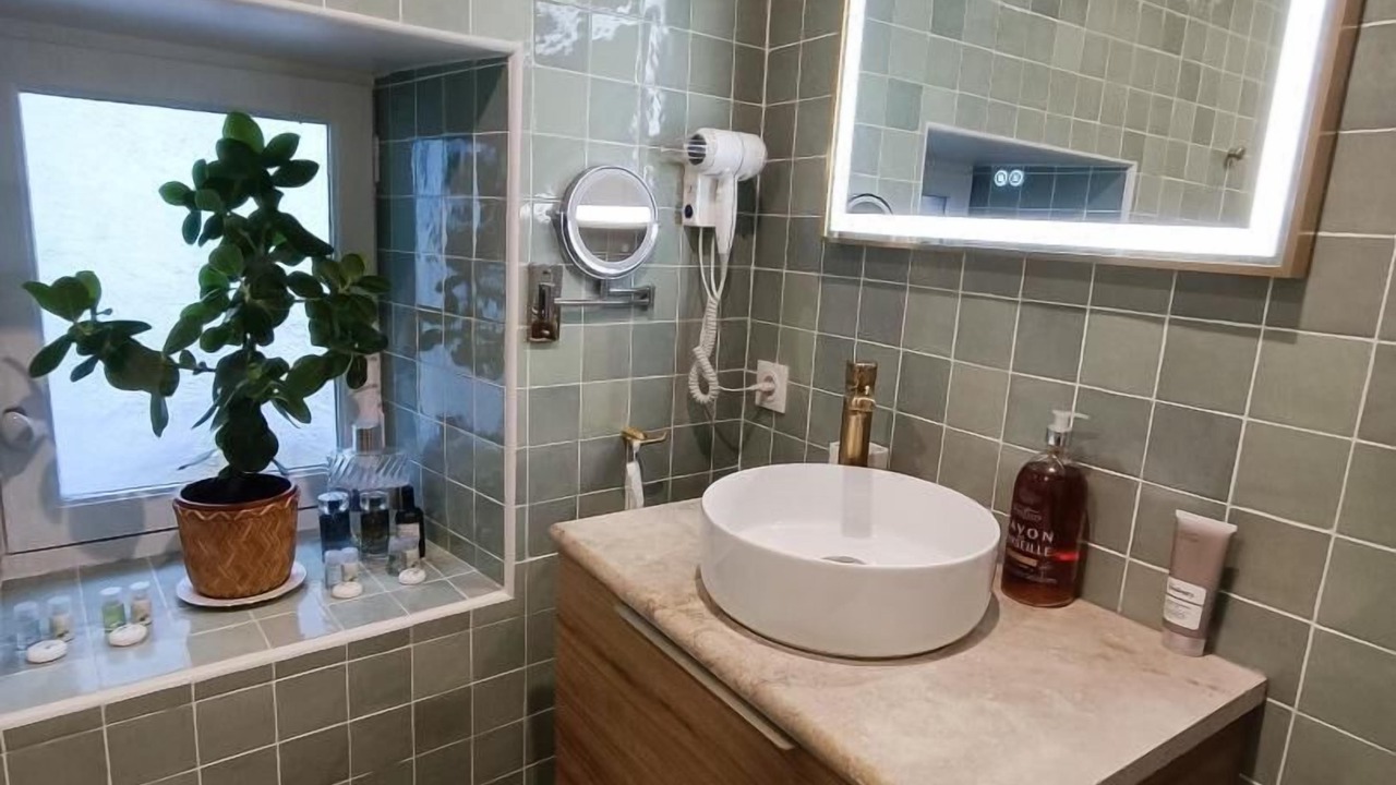 Photo of Bathroom in Saint-Jean-Lespinasse