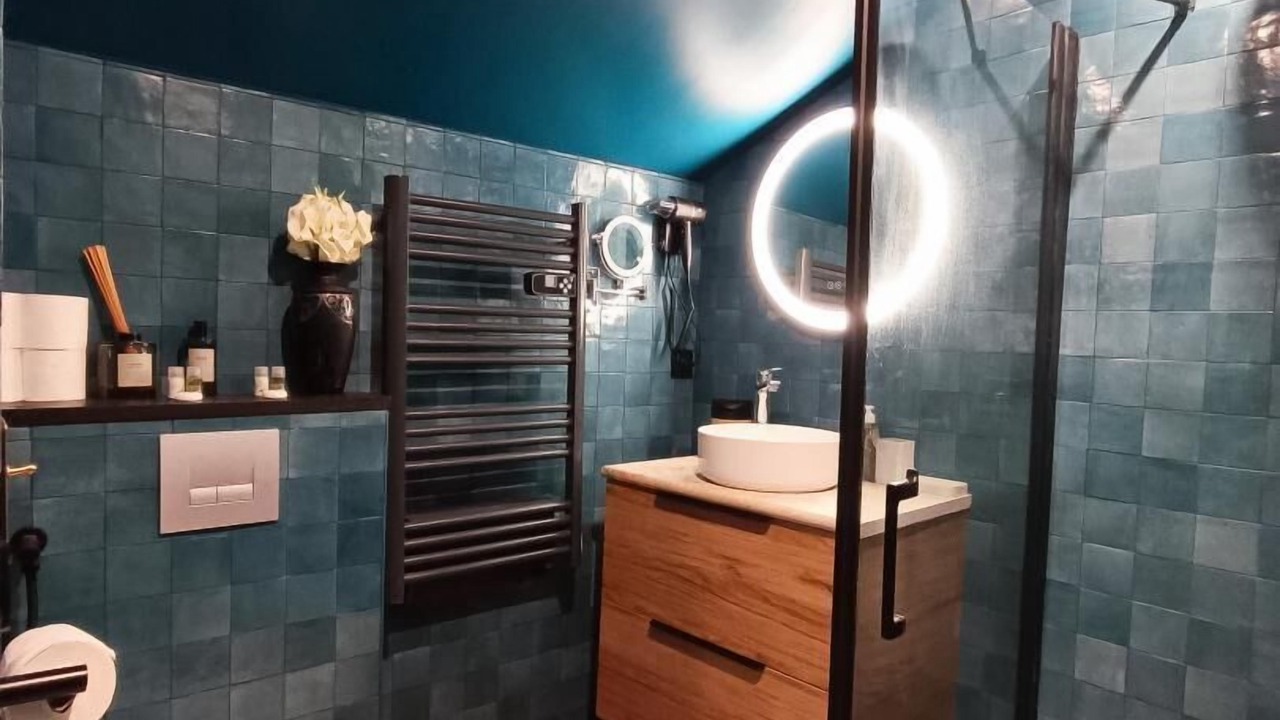 Photo of Bathroom in Saint-Jean-Lespinasse