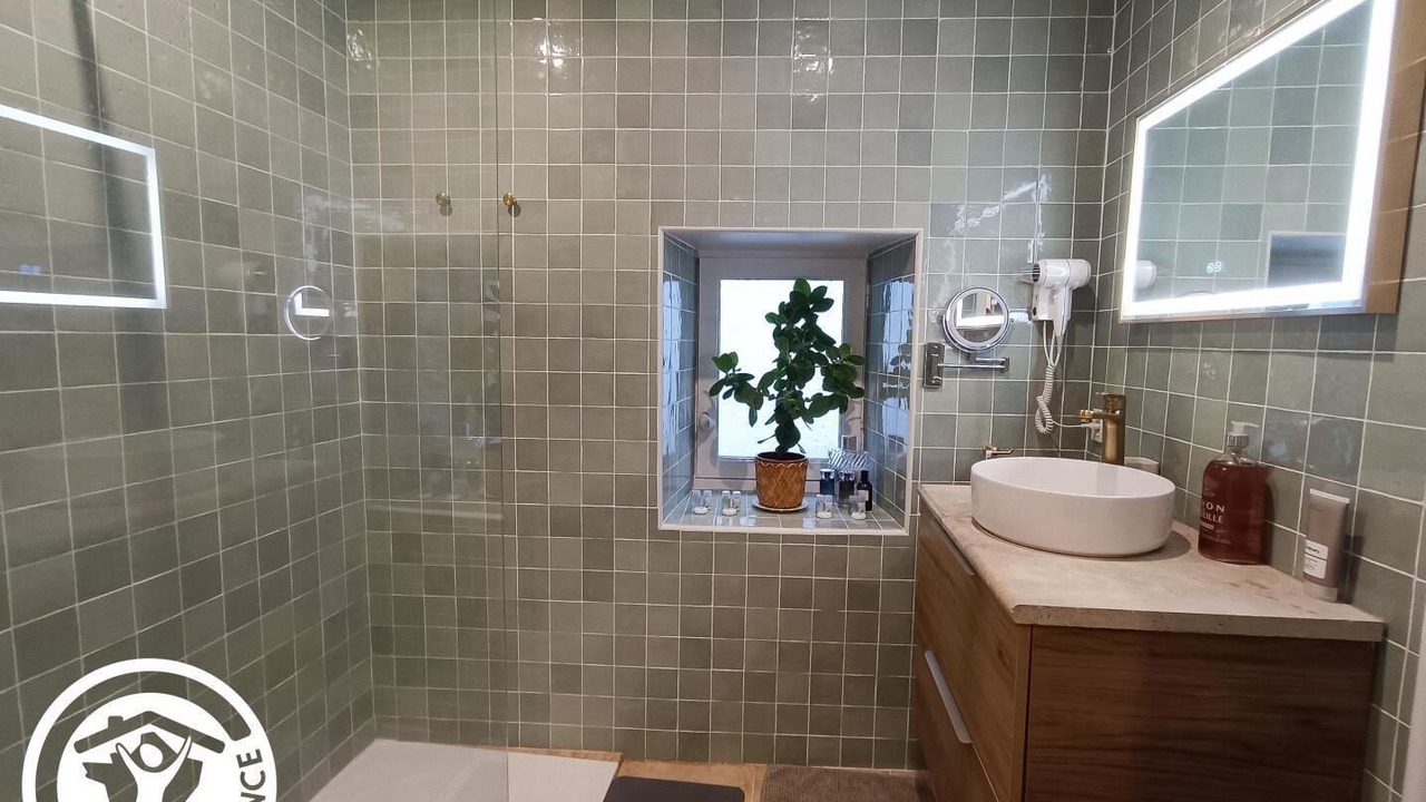 Photo of Bathroom in Saint-Jean-Lespinasse