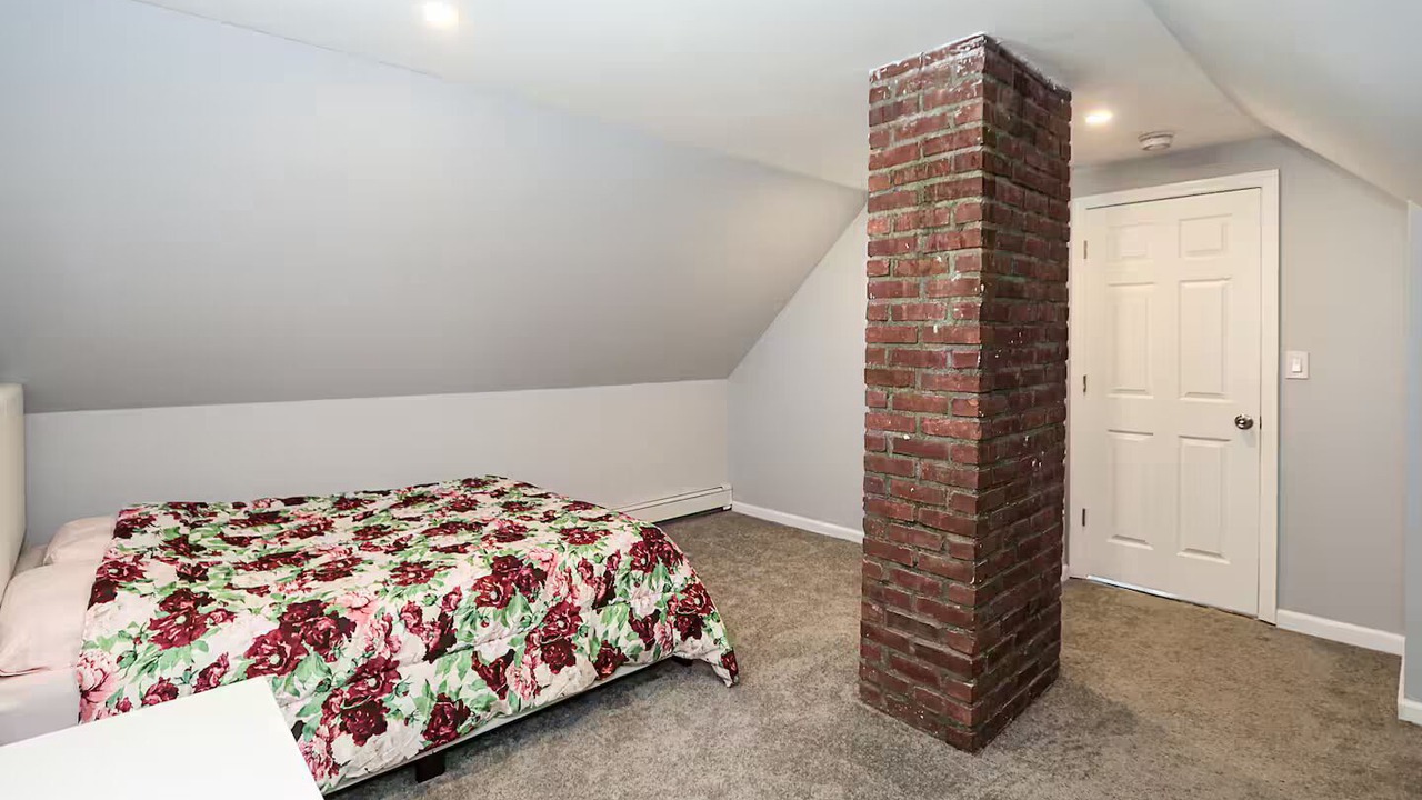 Photo of Bedroom in Glen Head