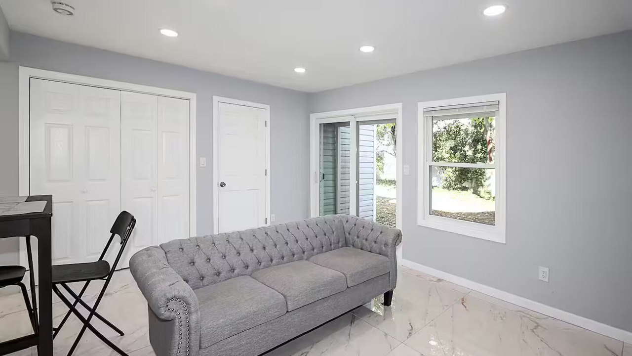 Photo of Livingroom in Glen Head