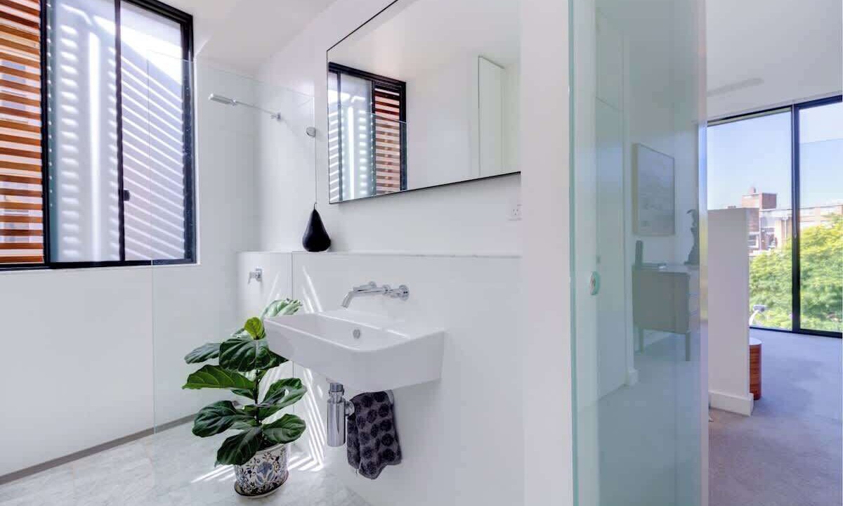 Photo of Others in Elizabeth Bay