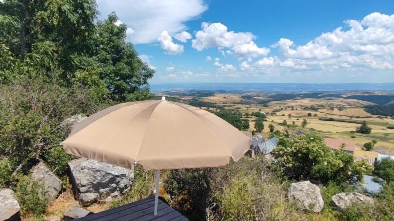 Photo of Patio Balcony in Anzat-le-Luguet