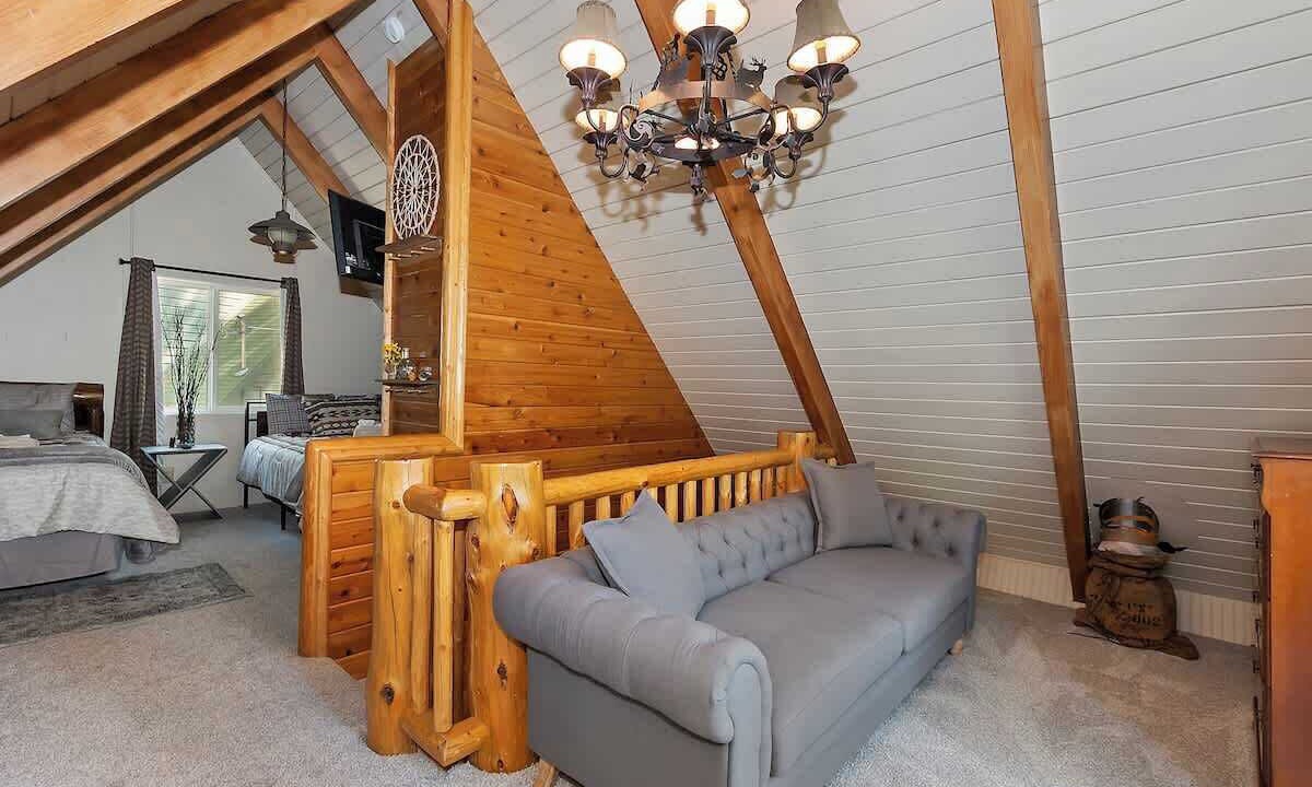 Photo of Bedroom in Fawnskin