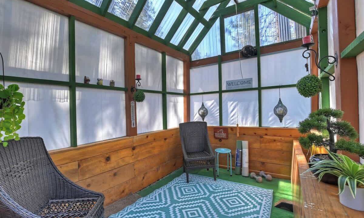 Photo of Bedroom in Fawnskin